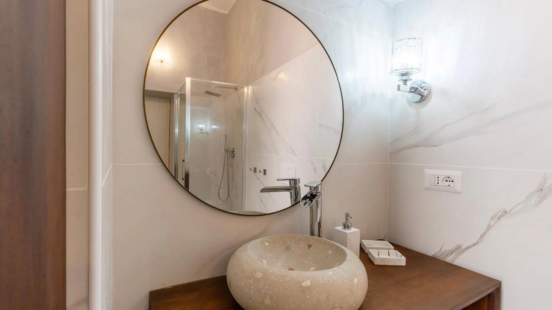 Romanticrome, Elegant Apartment In Trastevere District